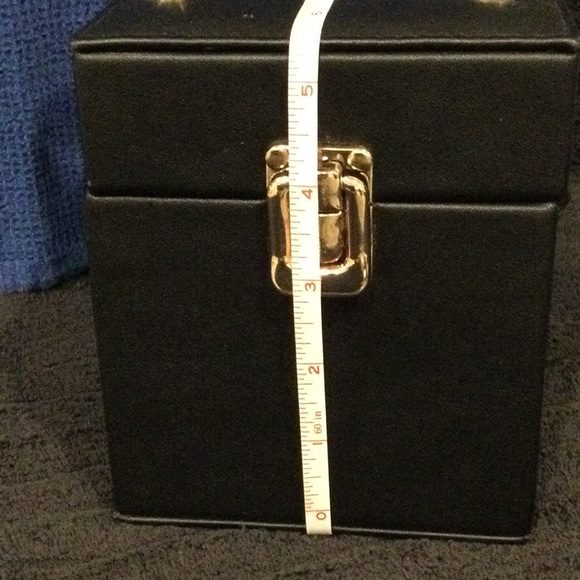 NWOT Versona black box evening bag. - Picture 6 of 7